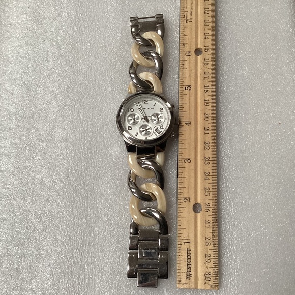 Michael Kors Women’s Runway Twist Chronograph Watch MK-4263 - Picture 2 of 11